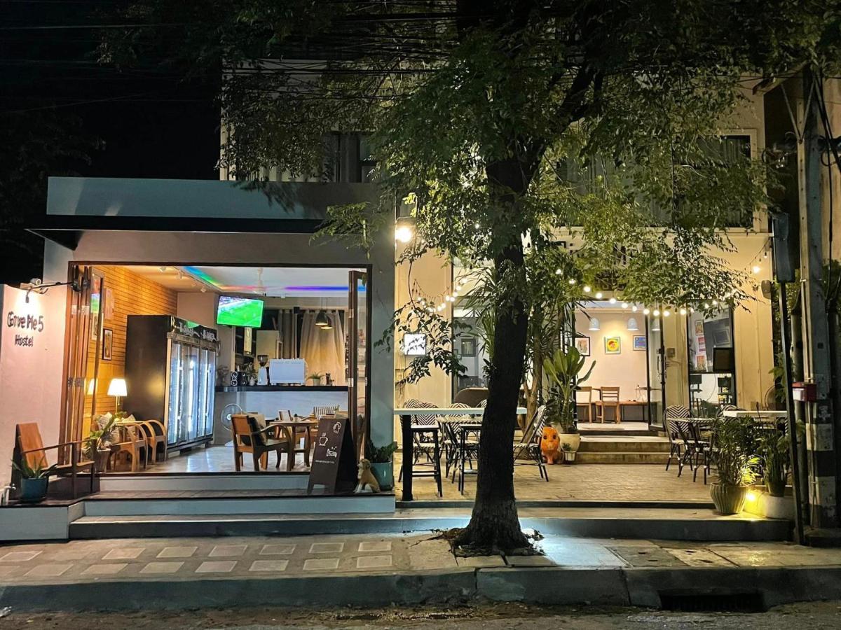 Give Me 5 Hostel Chiang Mai Buitenkant foto